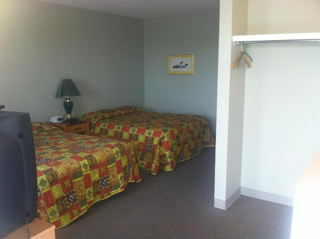 Raccoon Lodge Motel Силван Лейк Стая снимка